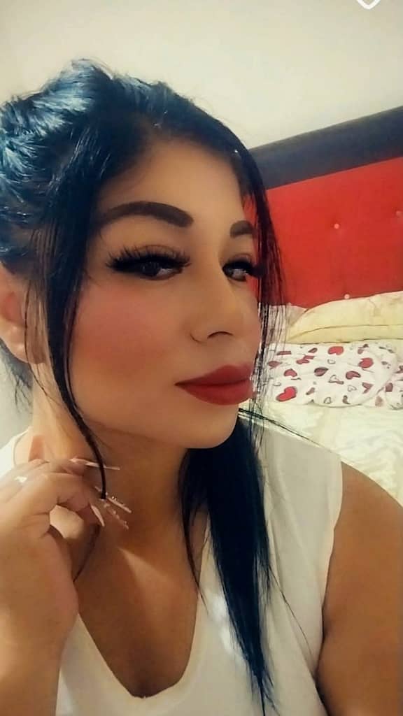 putas escort bella mujer joven universitaria